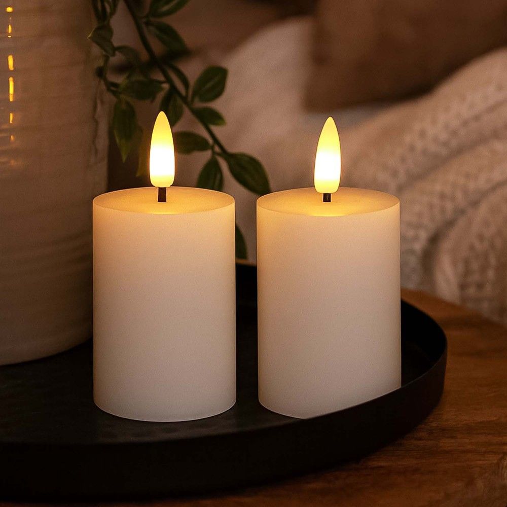 LED Blockljus med flammeffekt, vit - 2 st, 7,5 cm hög, Ø5 cm, äkta stearin