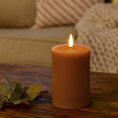 LED Blockljus 10 cm hög med smält utseende och flammeffekt - Ø7,5 cm, äkta stearin, snygg brun färg