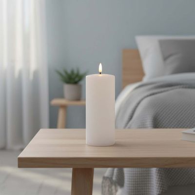 LED Blockljus med smält utseende och flammeffekt, 17,5 cm hög, timer och äkta stearin