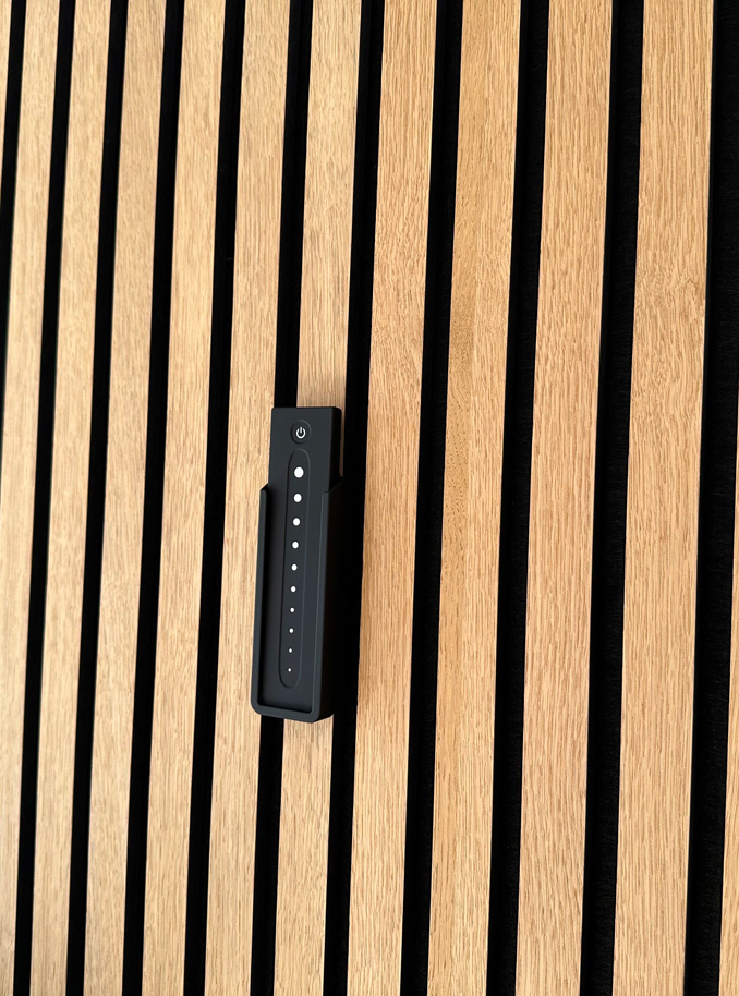 Akustikpanel med LED-belysning på kontor