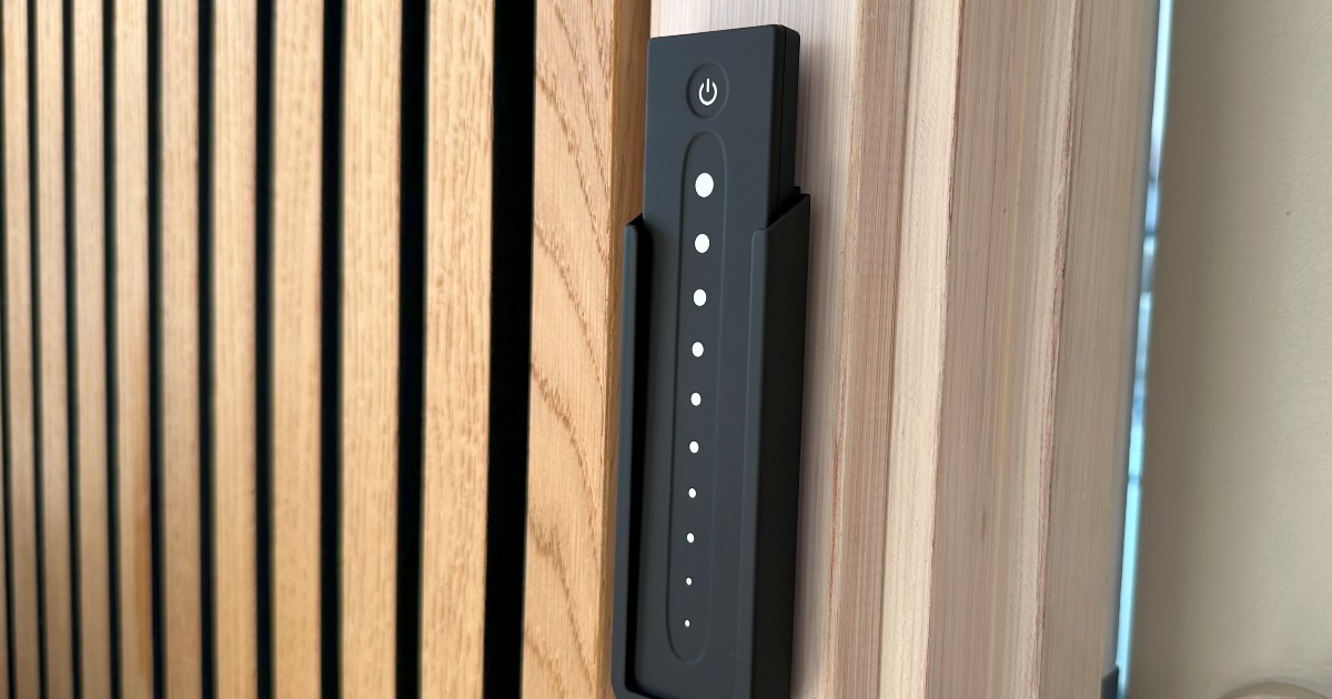 Dimmer och fjärrkontroll till LED-belysning i akustikpaneler